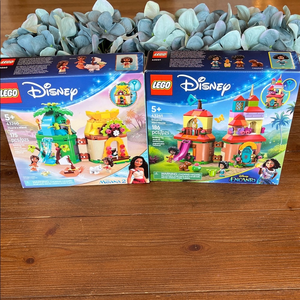 NWT Disney LEGO Encanto & Moana 2 Playsets